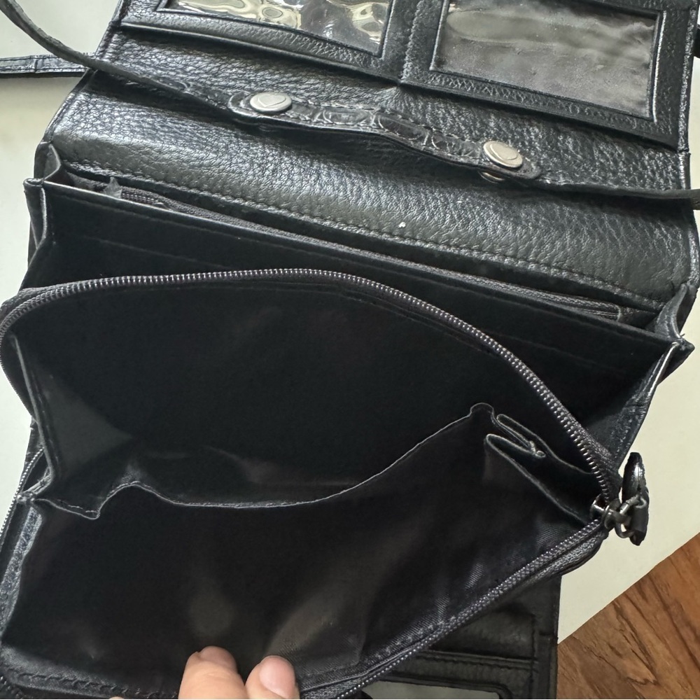 Vintage Brighton Black Croc-Embossed Leather Convertible Crossbody Clutch Wallet - Picture 11 of 11